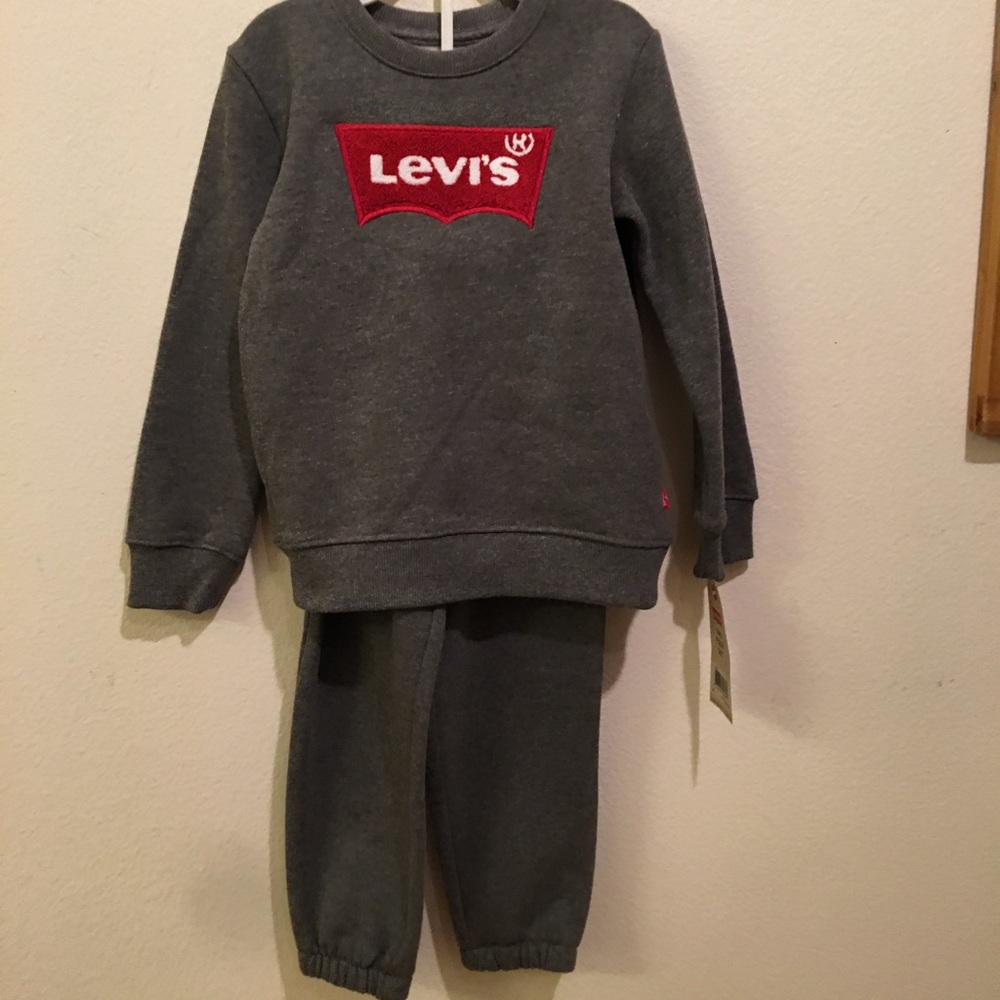 Boys 2pc Sweatsuit NWTS